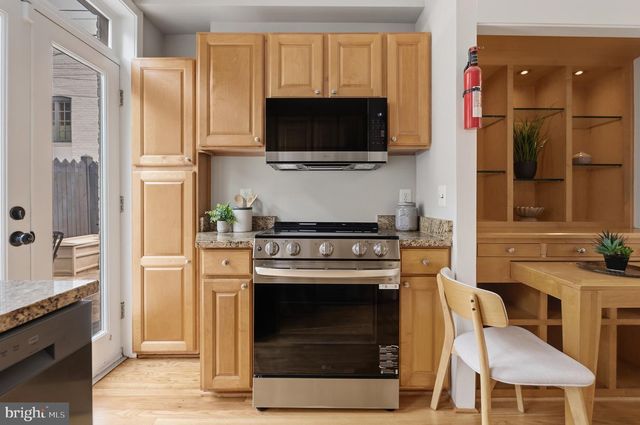 3203 CHERRY HILL LN NW, Washington, DC 20007