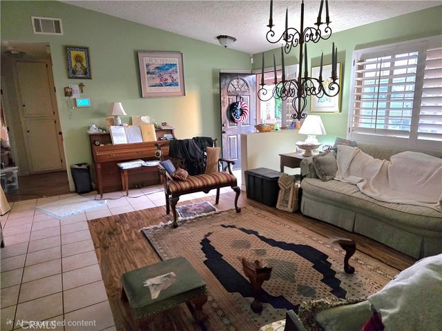 11353 Shahaptain, Hesperia, CA 92345
