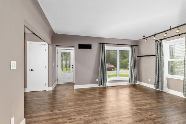 1257 Hillcrest Avenue, Grand Rapids, MI 49504