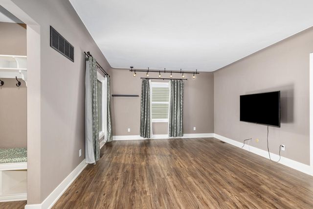 1257 Hillcrest Avenue, Grand Rapids, MI 49504