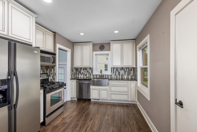 1257 Hillcrest Avenue, Grand Rapids, MI 49504