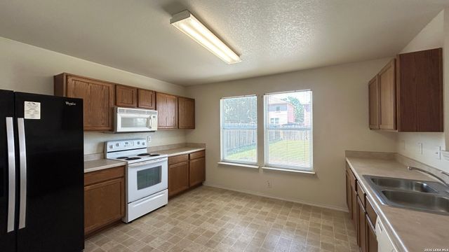 11011 DUBLIN FLD, San Antonio, TX 78254