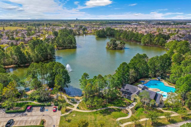 5835 Pinelake Crossing Drive, Spring, TX 77379