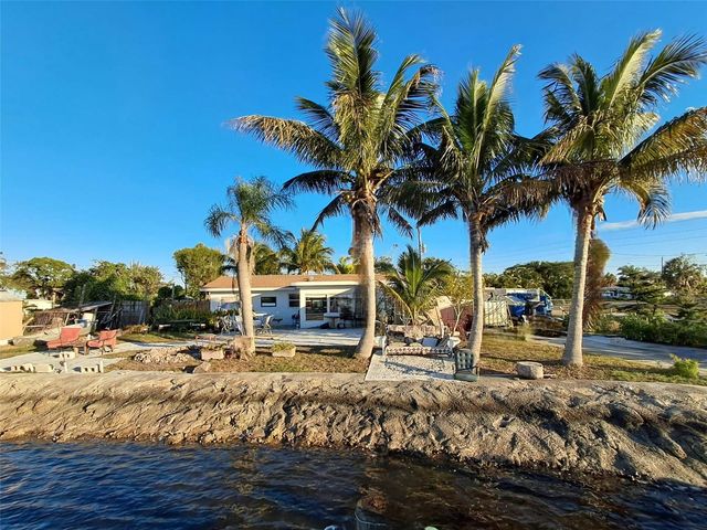 517 RAVENNA STREET N, Nokomis, FL 34275