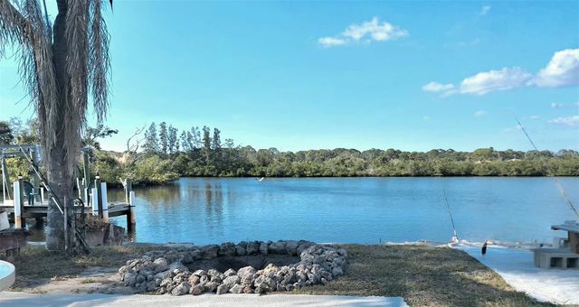 517 RAVENNA STREET N, Nokomis, FL 34275