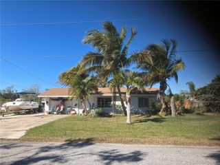 517 RAVENNA STREET N, Nokomis, FL 34275