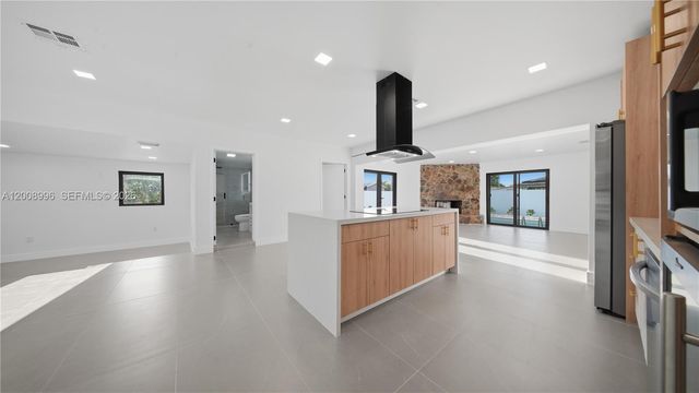 12471 SW 190th Ter, Miami, FL 33177