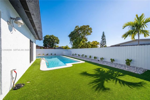 12471 SW 190th Ter, Miami, FL 33177