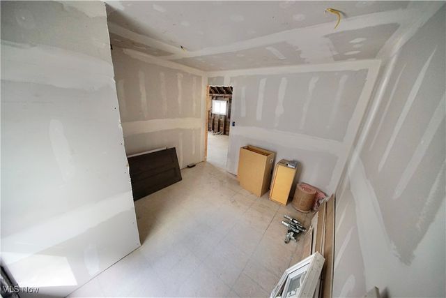 9905-9907 Zimmer Avenue, Cleveland, OH 44102