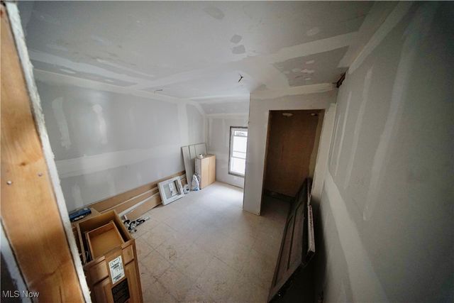 9905-9907 Zimmer Avenue, Cleveland, OH 44102