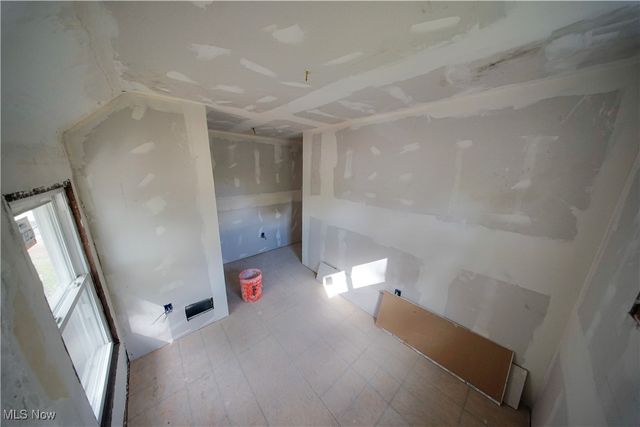 9905-9907 Zimmer Avenue, Cleveland, OH 44102