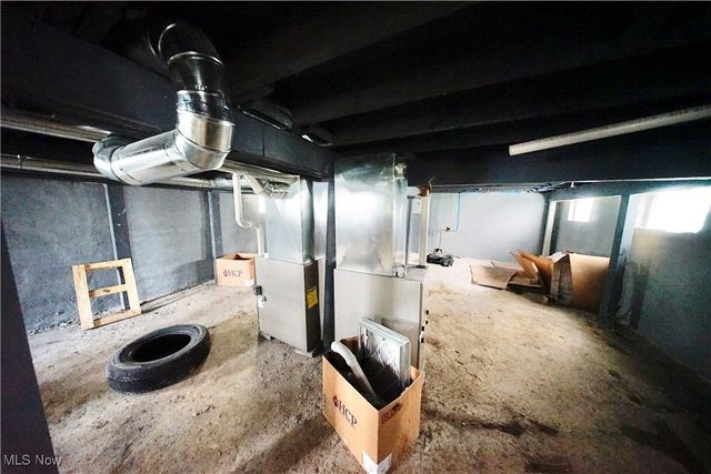 9905-9907 Zimmer Avenue, Cleveland, OH 44102