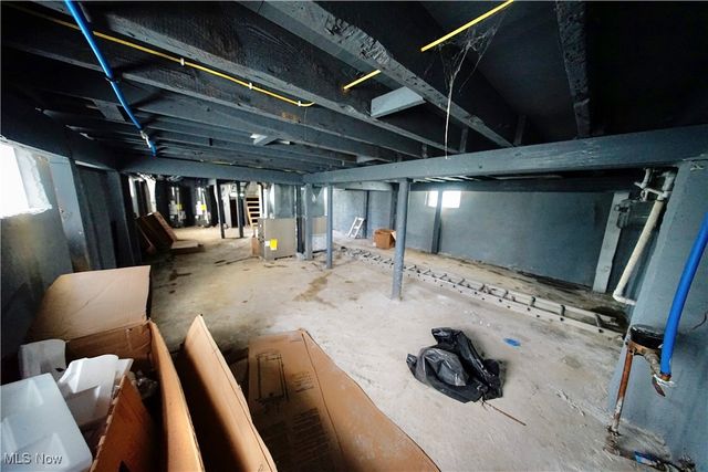 9905-9907 Zimmer Avenue, Cleveland, OH 44102