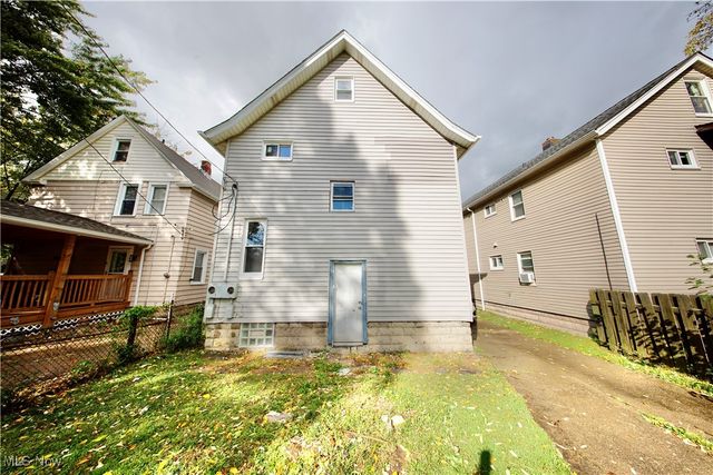 9905-9907 Zimmer Avenue, Cleveland, OH 44102