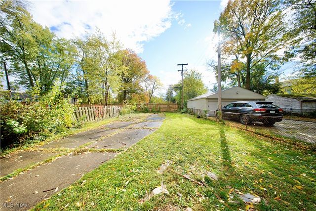 9905-9907 Zimmer Avenue, Cleveland, OH 44102