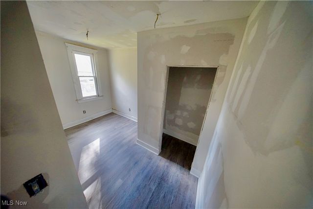 9905-9907 Zimmer Avenue, Cleveland, OH 44102