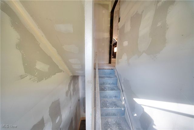 9905-9907 Zimmer Avenue, Cleveland, OH 44102