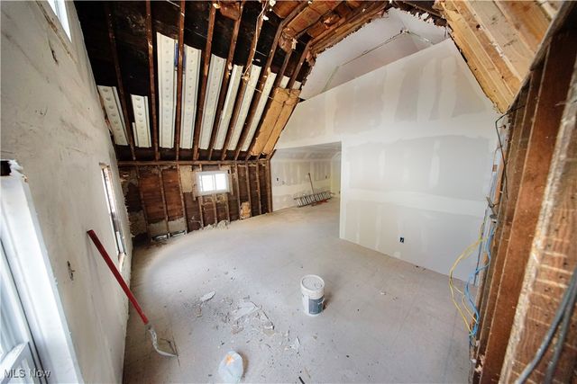 9905-9907 Zimmer Avenue, Cleveland, OH 44102