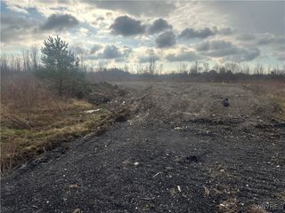 10445 County Road, Clarence, NY 14031