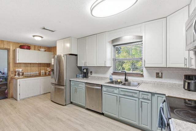 3031 NW 2nd Street, Okeechobee, FL 34972