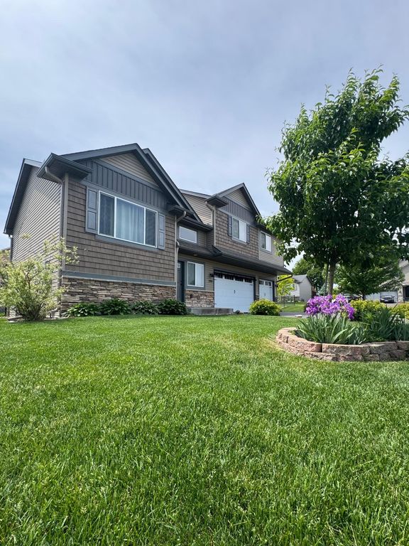 299 Krause Avenue W, Delano, MN 55328