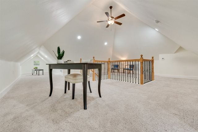 1305 E Peach Street, Fort Worth, TX 76102