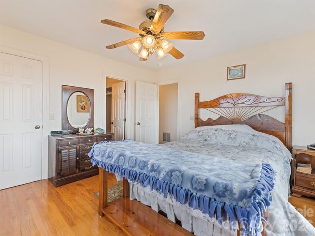 1007 Turkey Trot Road, Clyde, NC 28721