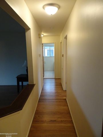 28435 Flanders Avenue, Warren, MI 48088