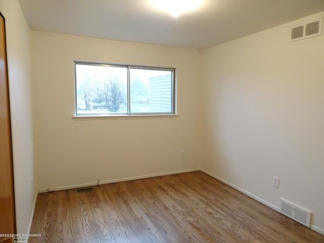 28435 Flanders Avenue, Warren, MI 48088