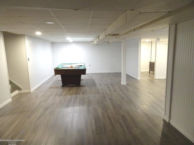 28435 Flanders Avenue, Warren, MI 48088