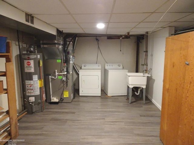 28435 Flanders Avenue, Warren, MI 48088