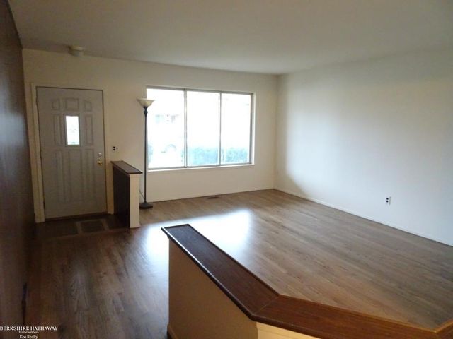 28435 Flanders Avenue, Warren, MI 48088