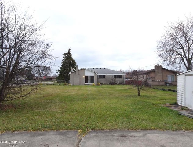 28435 Flanders Avenue, Warren, MI 48088