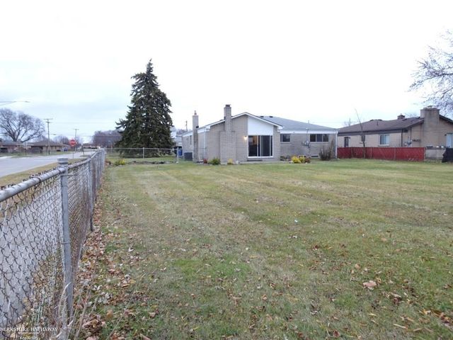 28435 Flanders Avenue, Warren, MI 48088