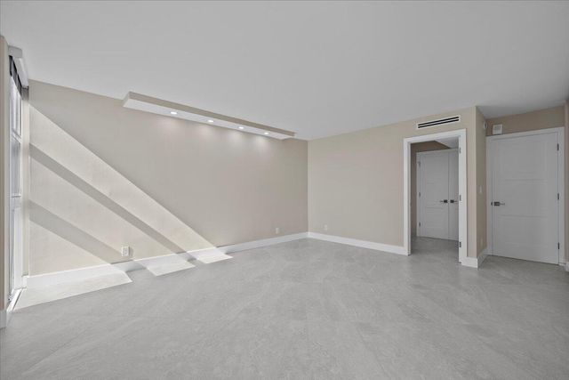 5540 N Ocean Drive 18b, Singer Island, FL 33404