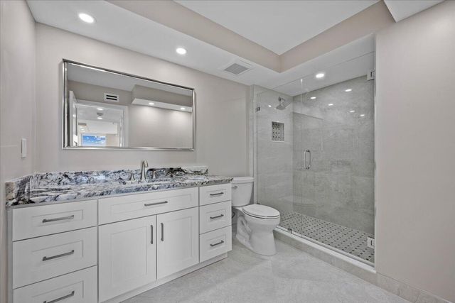 5540 N Ocean Drive 18b, Singer Island, FL 33404