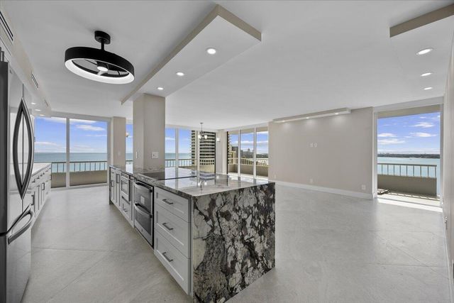 5540 N Ocean Drive 18b, Singer Island, FL 33404