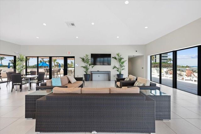 5540 N Ocean Drive 18b, Singer Island, FL 33404