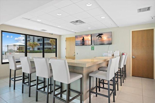 5540 N Ocean Drive 18b, Singer Island, FL 33404