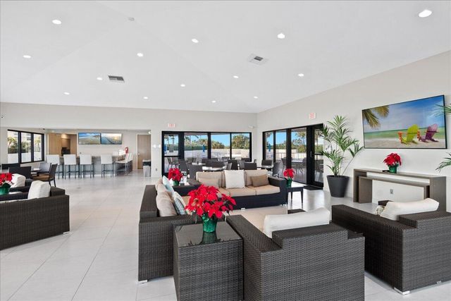 5540 N Ocean Drive 18b, Singer Island, FL 33404