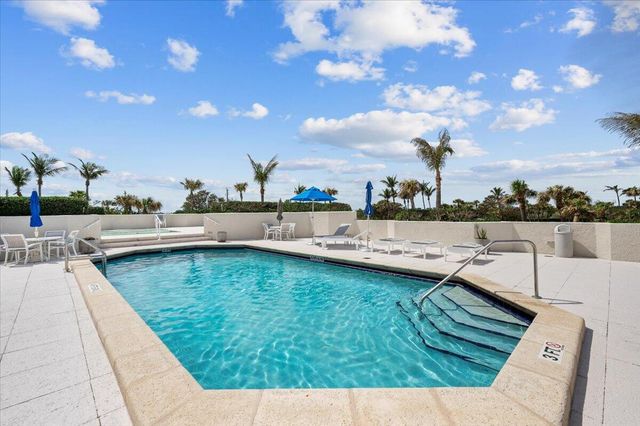 5540 N Ocean Drive 18b, Singer Island, FL 33404