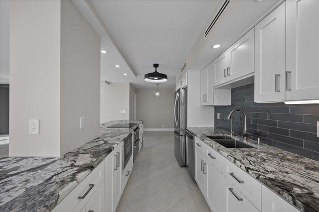 5540 N Ocean Drive 18b, Singer Island, FL 33404