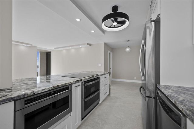 5540 N Ocean Drive 18b, Singer Island, FL 33404