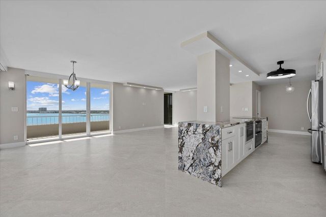 5540 N Ocean Drive 18b, Singer Island, FL 33404