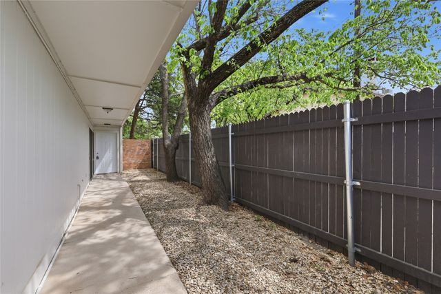 620 W Union Bower Road, Irving, TX 75061