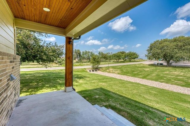 206 Oak Grove Parkway, Kingsland, TX 78639