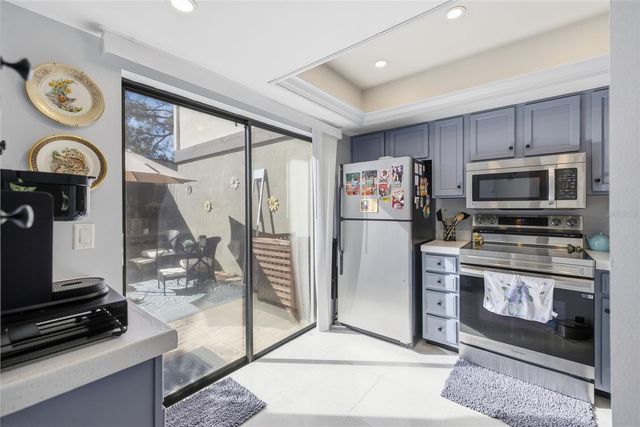 405 WOODS LANDING TRAIL, Oldsmar, FL 34677