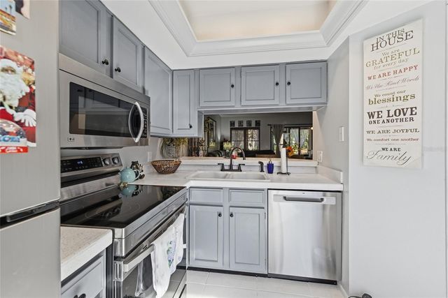 405 WOODS LANDING TRAIL, Oldsmar, FL 34677