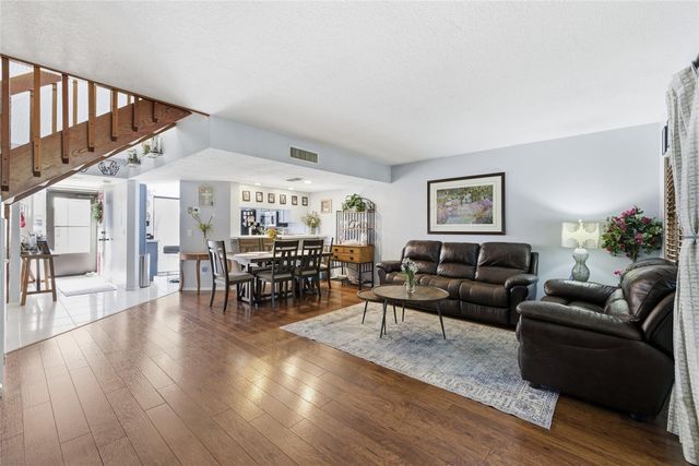 405 WOODS LANDING TRAIL, Oldsmar, FL 34677