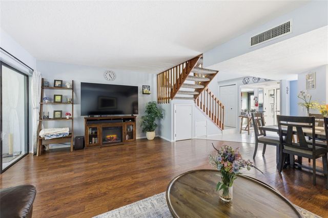 405 WOODS LANDING TRAIL, Oldsmar, FL 34677